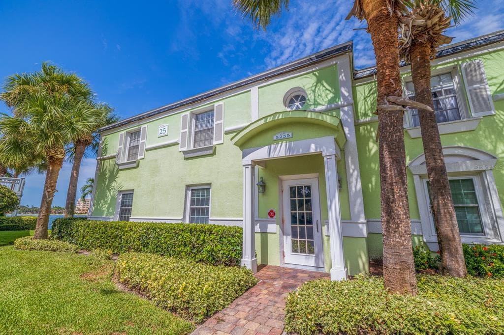 5255 COQUINA KEY DRIVE SE UNIT D ST PETERSBURG, FL 33705