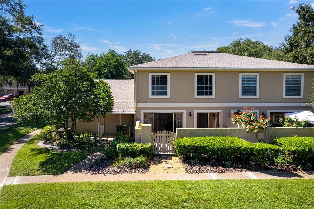 11826 OLDEGROVE PLACE UNIT 11826 TEMPLE TERRACE, FL 33617