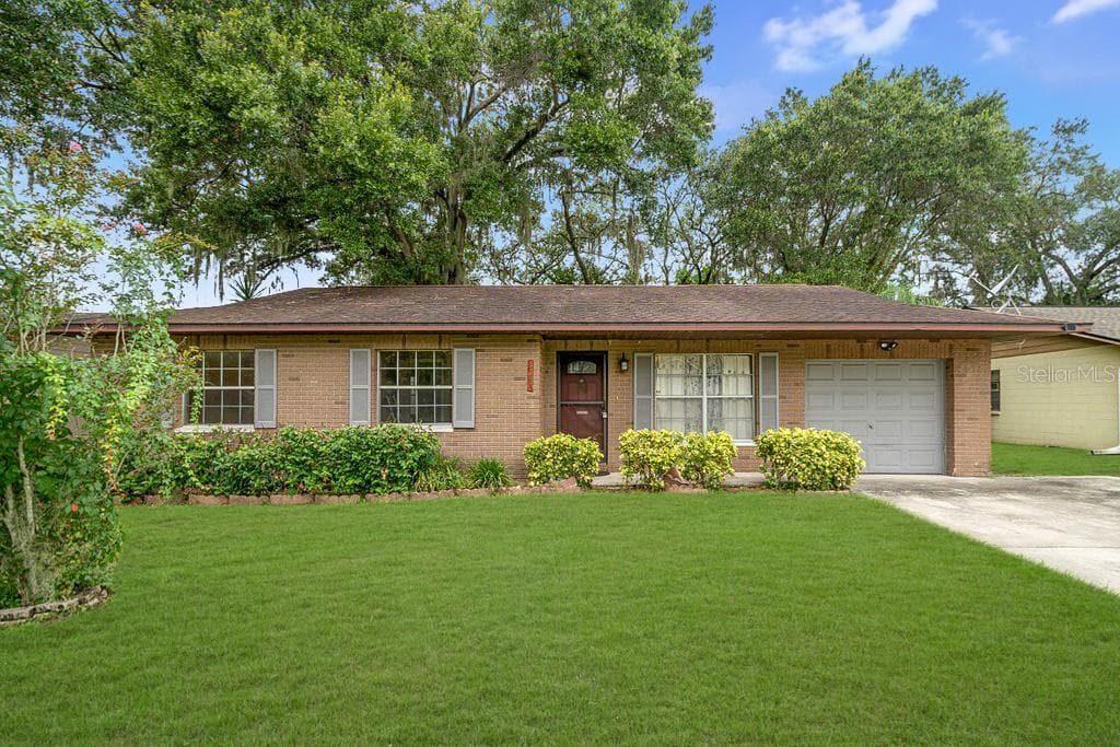 5241 PRESIDENTIAL STREET SEFFNER, FL 33584