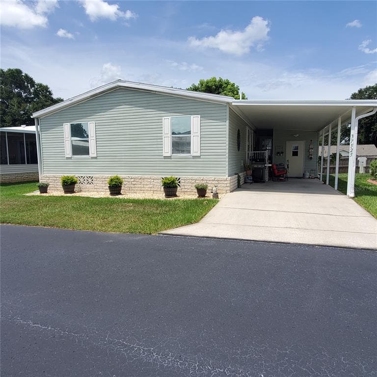 37525 CAMPO AVENUE ZEPHYRHILLS, FL 33541
