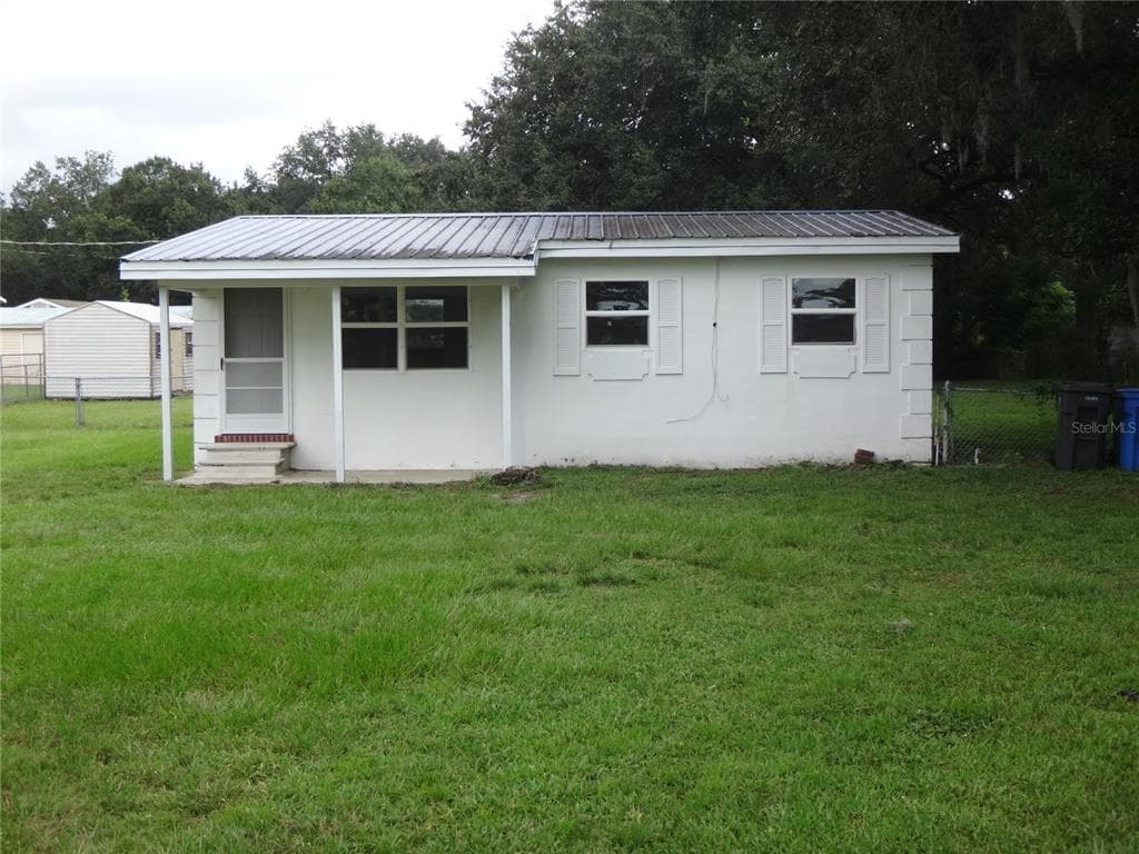 3002 HOLLOWAY ROAD PLANT CITY, FL 33567