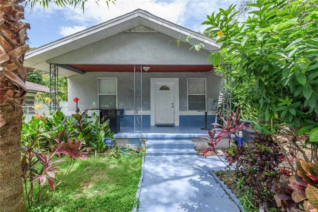 1907 W SAINT JOHN STREET TAMPA, FL 33607