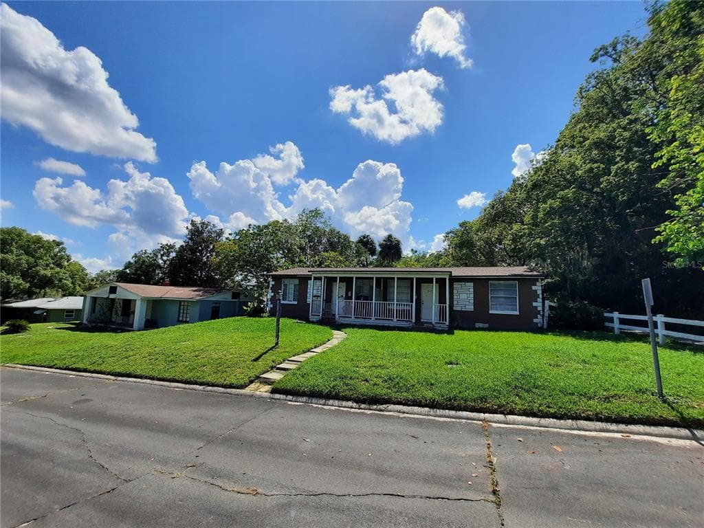 247 OAKLAND AVENUE BROOKSVILLE, FL 34601