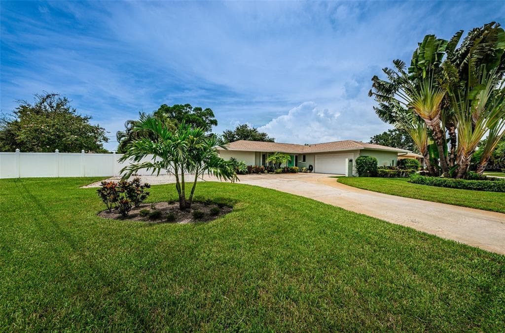1217 ROBIN ROAD S ST PETERSBURG, FL 33707