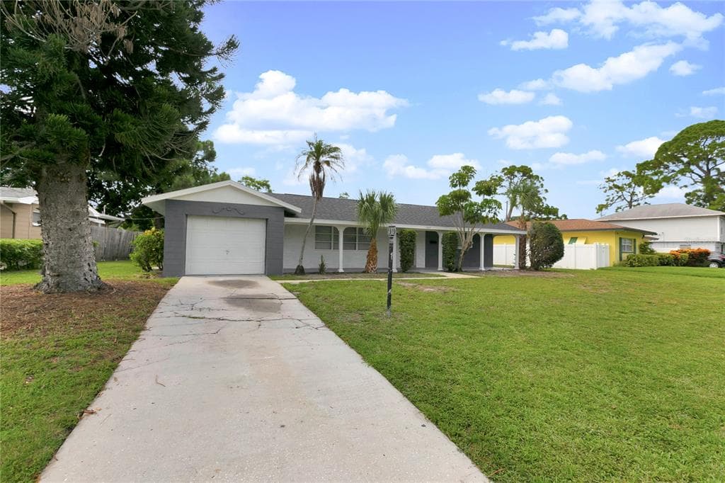 1817 LAKEWOOD DRIVE S ST PETERSBURG, FL 33712