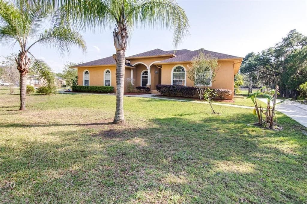 6807 LUANA LANE SEFFNER, FL 33584