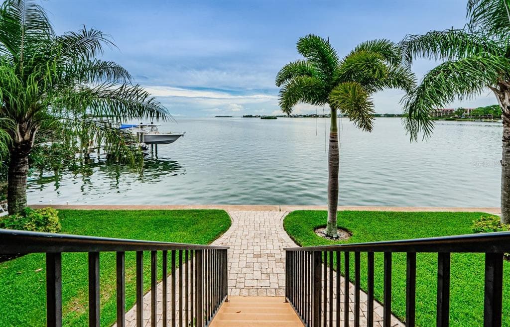 2675 ST JOSEPHS DRIVE E UNIT D DUNEDIN, FL 34698