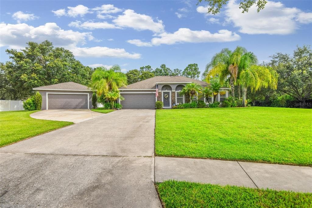 17121 DILLARD COURT LUTZ, FL 33559