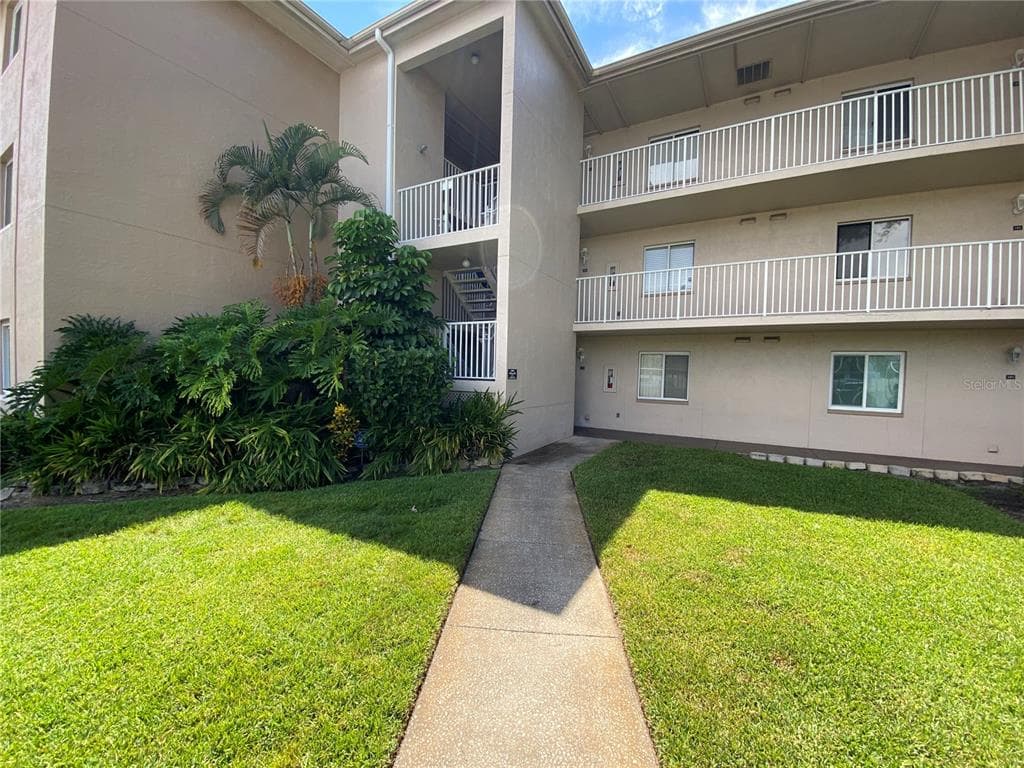 2737 ENTERPRISE ROAD E UNIT 1111 CLEARWATER, FL 33759