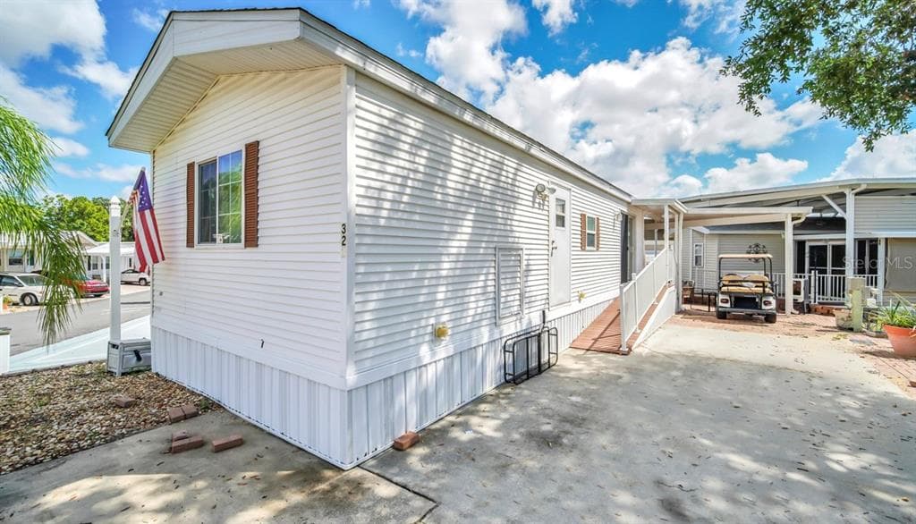 322 BROKEN WOODS BOULEVARD DAVENPORT, FL 33837