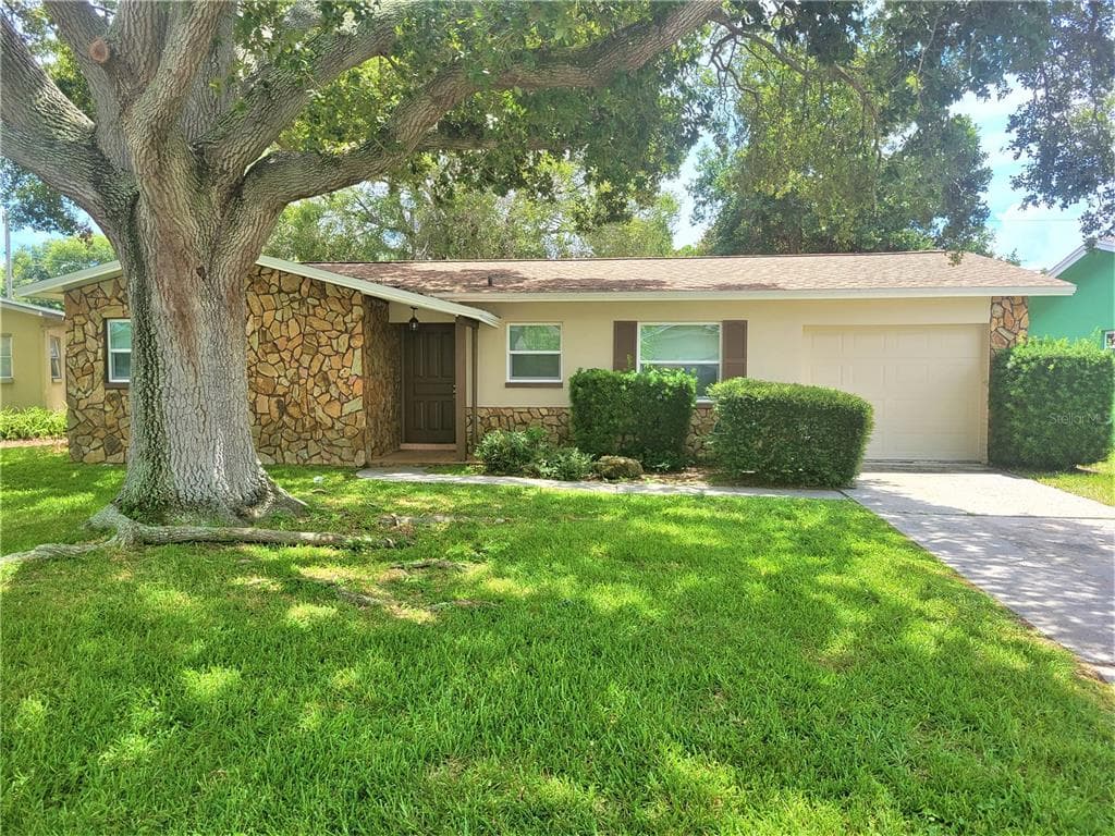 6916 300TH AVENUE N CLEARWATER, FL 33761