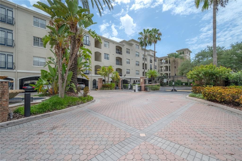 501 KNIGHTS RUN AVENUE UNIT 1107 TAMPA, FL 33602