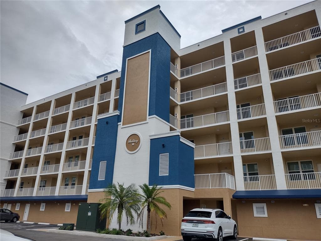 960 STARKEY ROAD UNIT 10305 LARGO, FL 33771