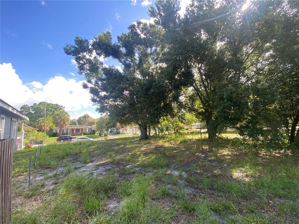1906 W CHERRY STREET TAMPA, FL 33607