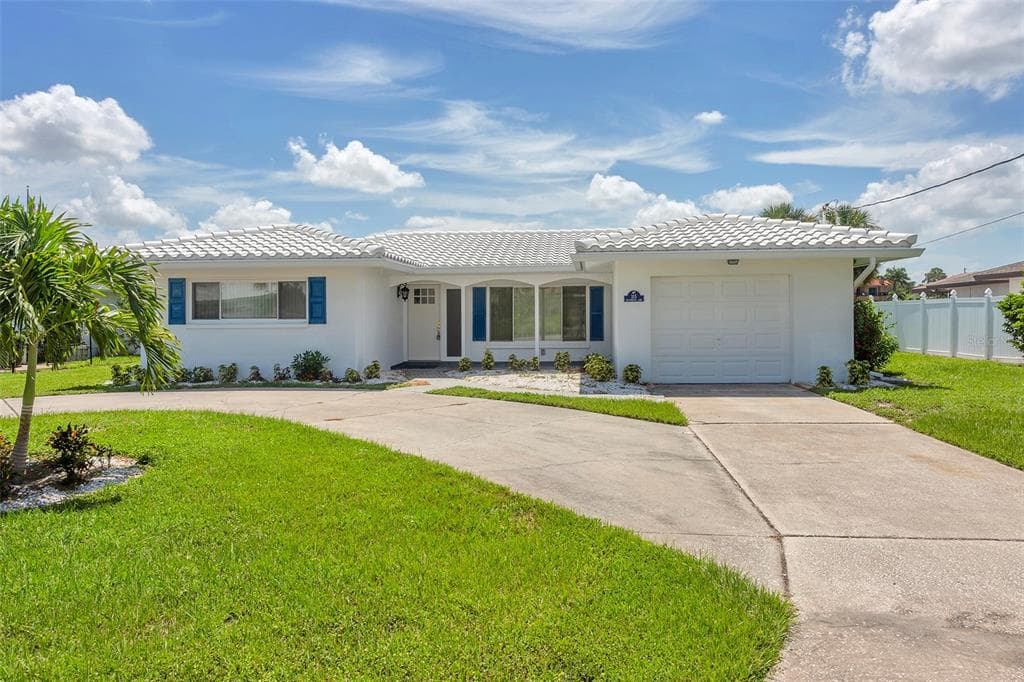 315 BUTTONWOOD LANE LARGO, FL 33770