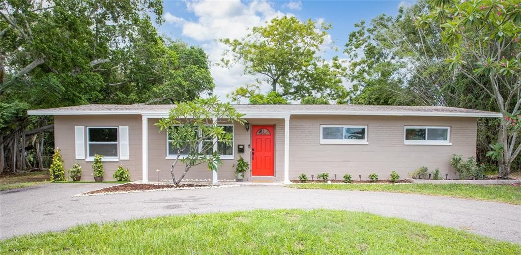 3800 KINGFISH DRIVE SE ST PETERSBURG, FL 33705