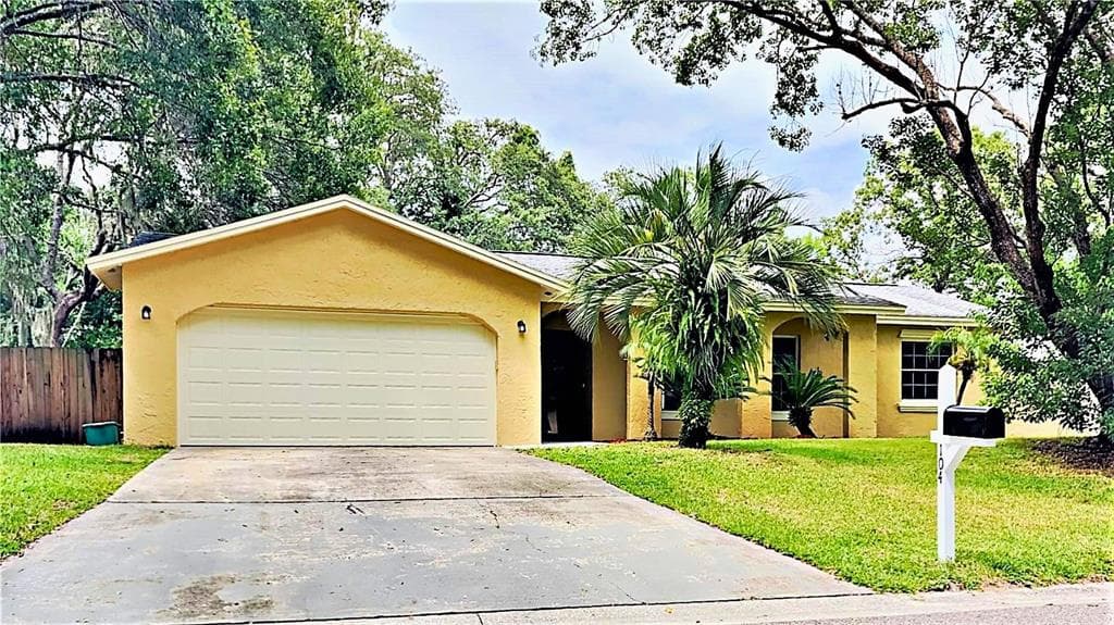104 ALBRIGHTON DRIVE LONGWOOD, FL 32779