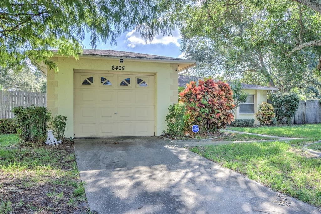 6405 OAKWOOD COURT N PINELLAS PARK, FL 33782