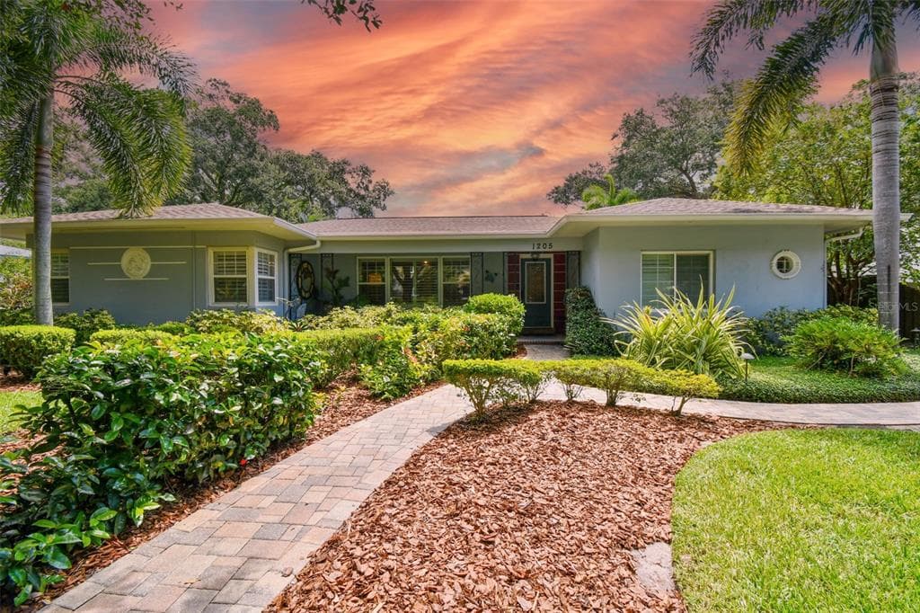 1205 11TH STREET N ST PETERSBURG, FL 33705