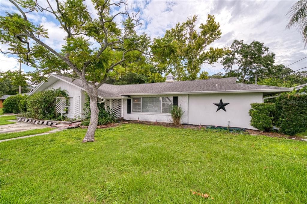 1937 HIGHLAND AVENUE N CLEARWATER, FL 33755