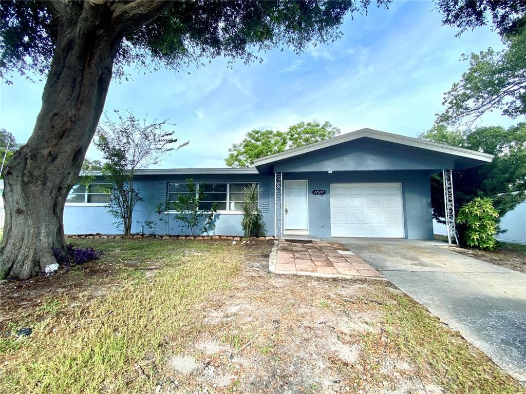 1721 EATON DRIVE NE CLEARWATER, FL 33756