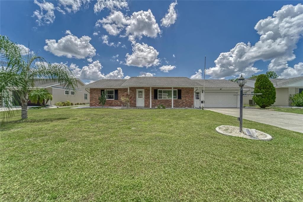 1717 W DEL WEBB BOULEVARD SUN CITY CENTER, FL 33573