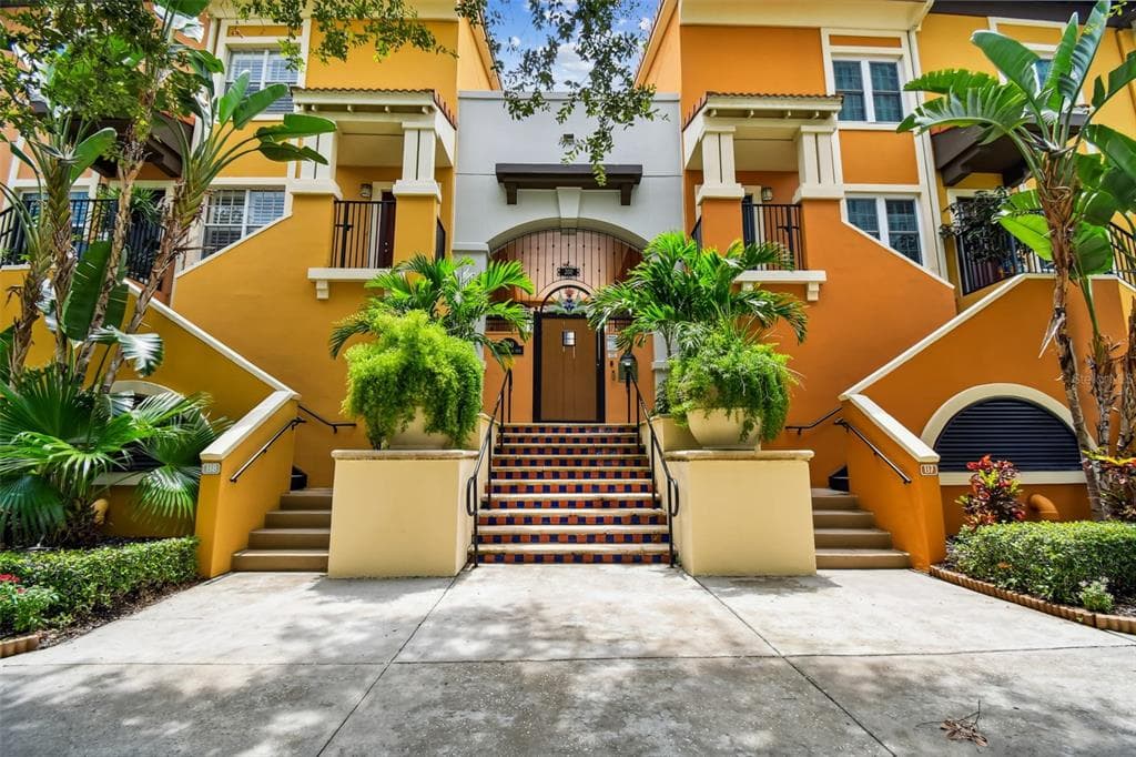 200 4TH AVENUE S UNIT 321 ST PETERSBURG, FL 33701
