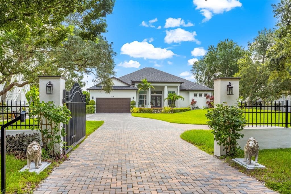 7811 BAY DRIVE UNIT A TAMPA, FL 33635