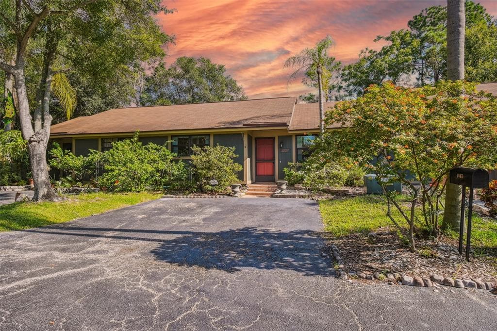 1007 WILLOW POND DRIVE SAFETY HARBOR, FL 34695