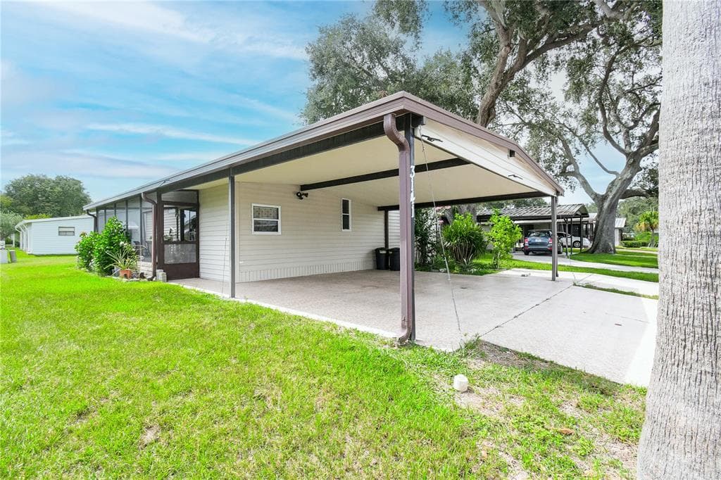 3141 HIDDEN LAKE DRIVE WESLEY CHAPEL, FL 33543