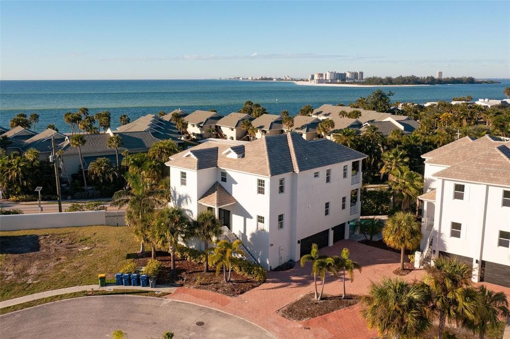 6900 BOCHI CIRCLE SARASOTA, FL 34242