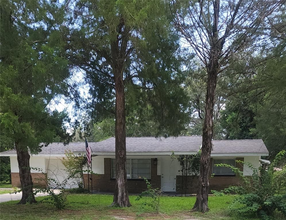230 MONROE AVENUE BROOKSVILLE, FL 34604