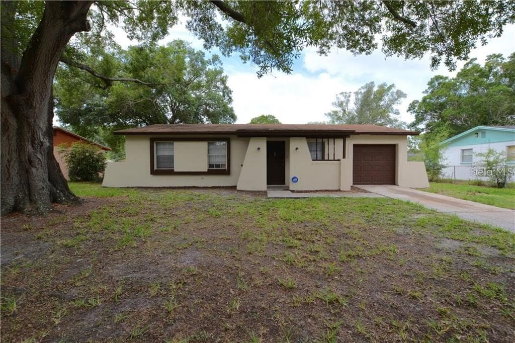 8517 BLUE RIDGE DRIVE TAMPA, FL 33619