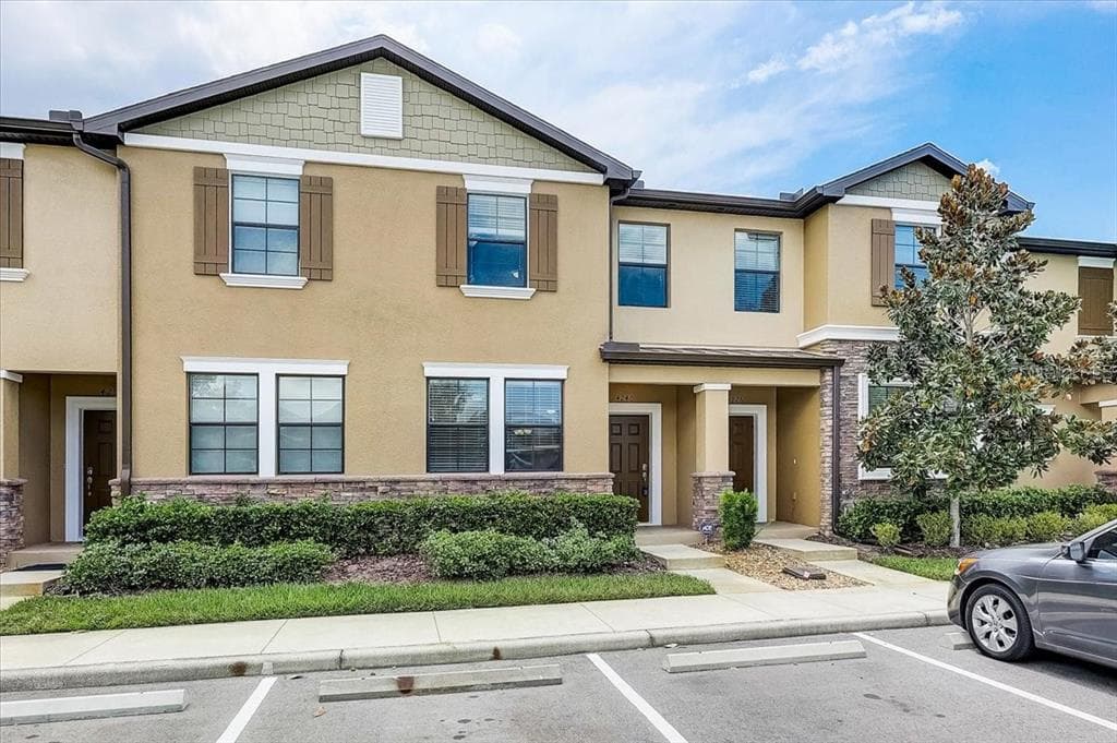 4240 FENNWOOD COURT WESLEY CHAPEL, FL 33543