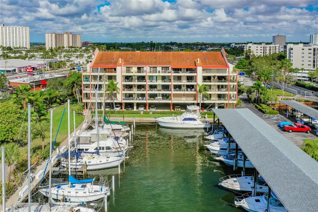 1750 HARBOR PLACE S UNIT 304 SOUTH PASADENA, FL 33707