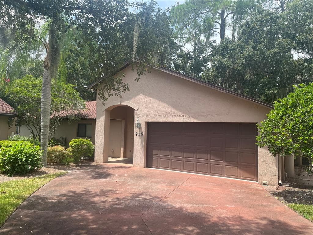 715 LOMA LINDA COURT BRANDON, FL 33511