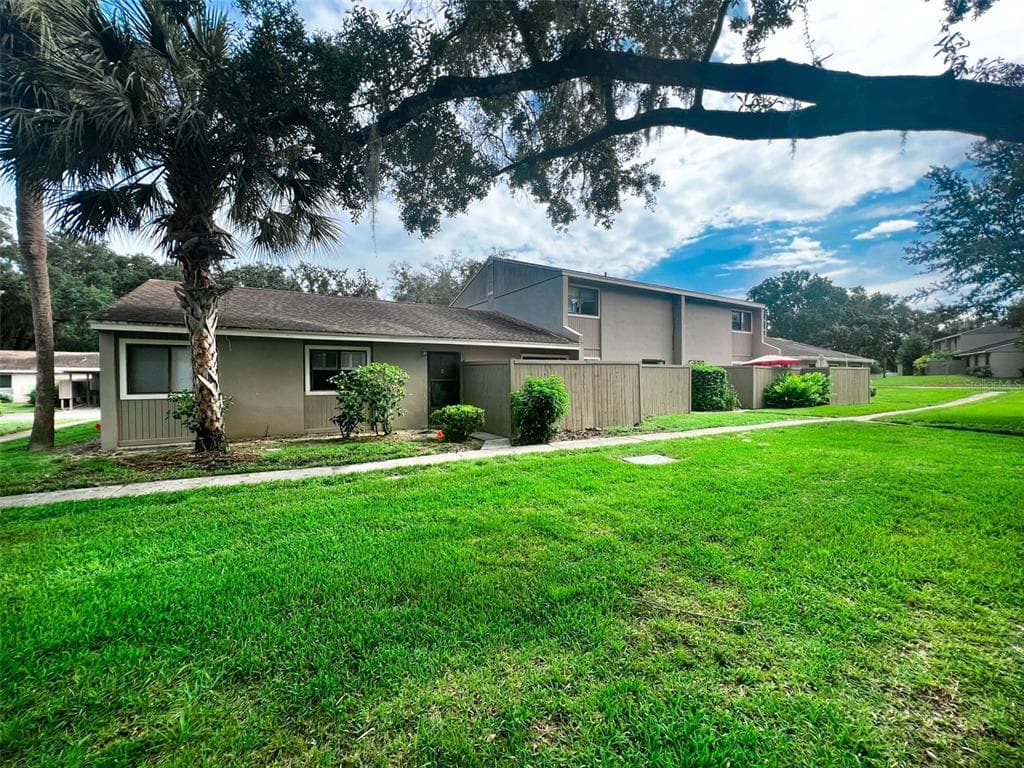7909 CEDAR DRIVE UNIT 7909 TEMPLE TERRACE, FL 33637
