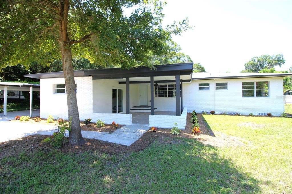 10105 ALMA STREET GIBSONTON, FL 33534