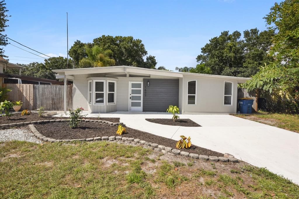 1600 LOGAN STREET CLEARWATER, FL 33755