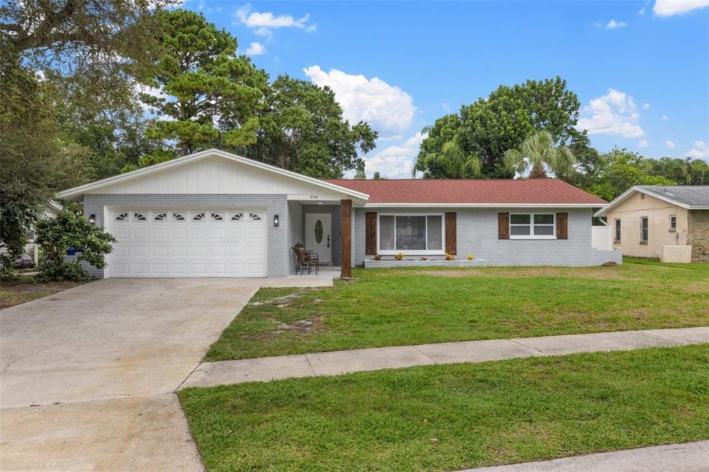 6135 TANGLEWOOD DRIVE NE ST PETERSBURG, FL 33703