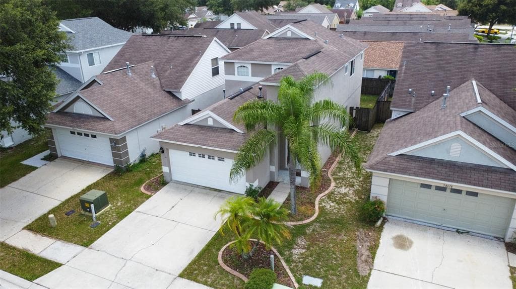 28632 SEASHELL COURT WESLEY CHAPEL, FL 33545