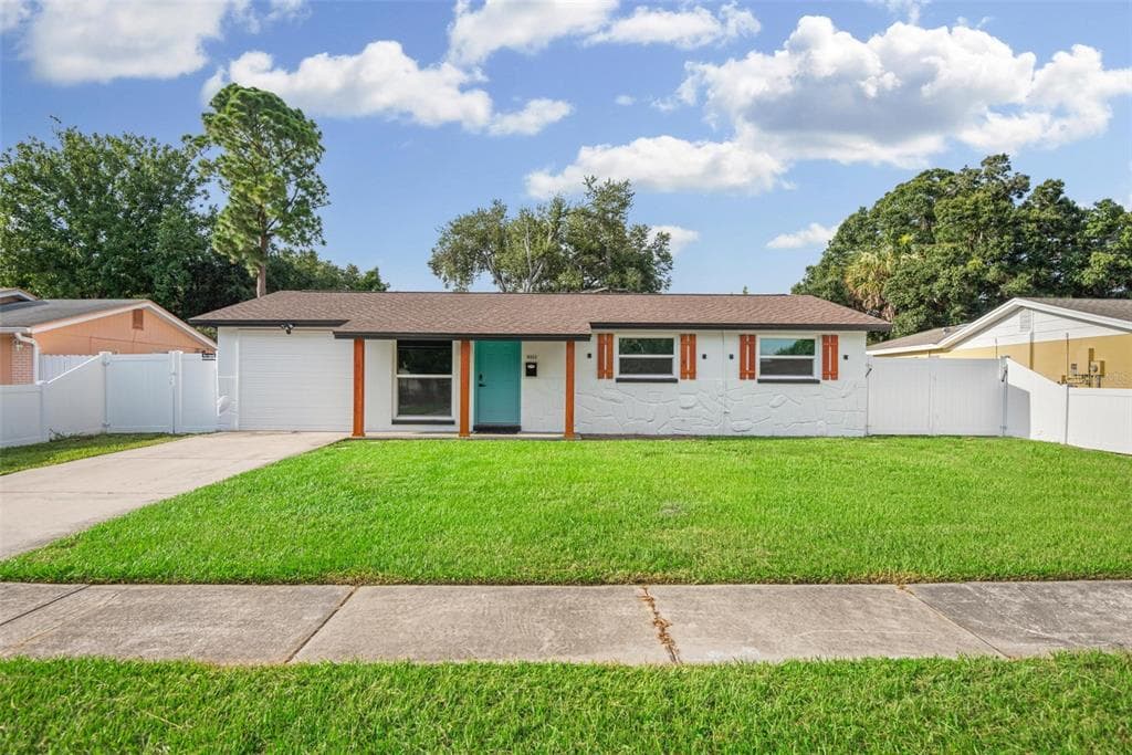 8511 WOODLAKE DRIVE TAMPA, FL 33615