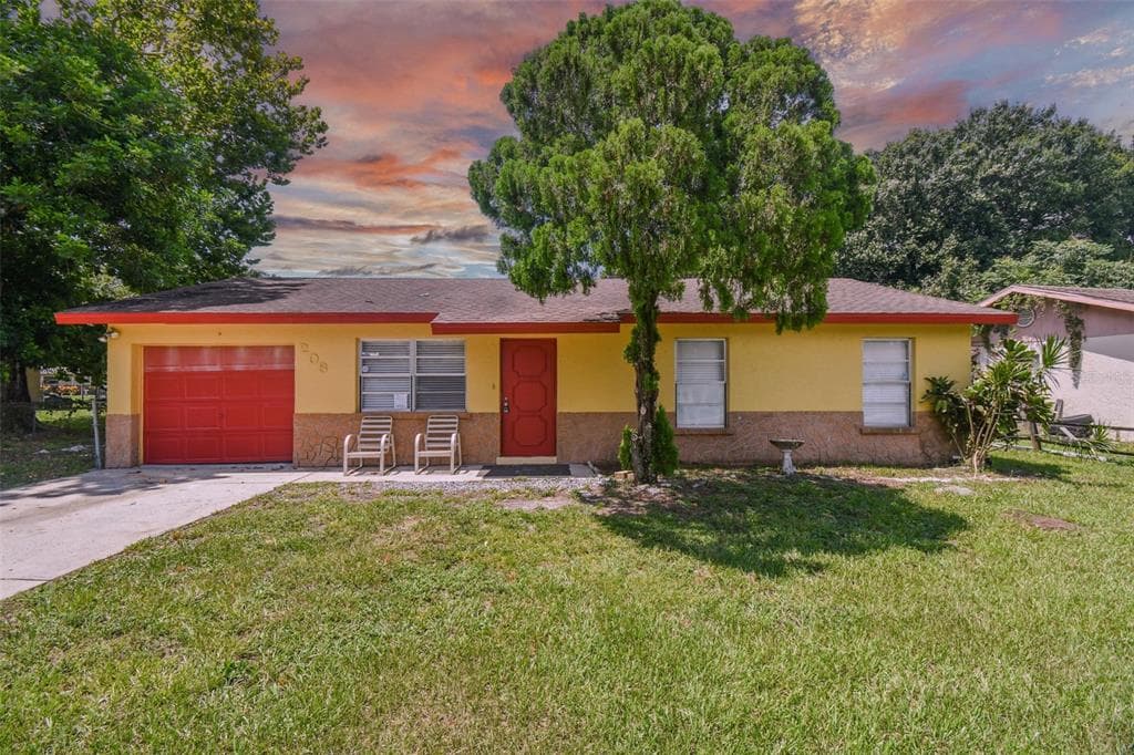 208 67TH STREET NE BRADENTON, FL 34208