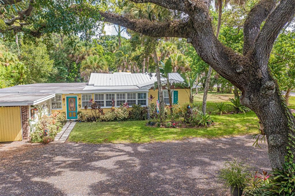 6100 4TH STREET VERO BEACH, FL 32968