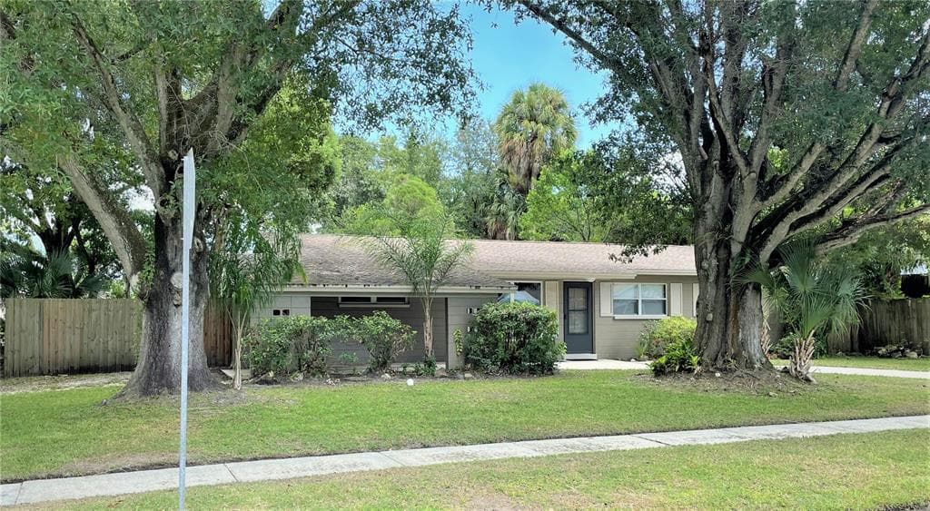 6902 LIMESTONE LANE TAMPA, FL 33619