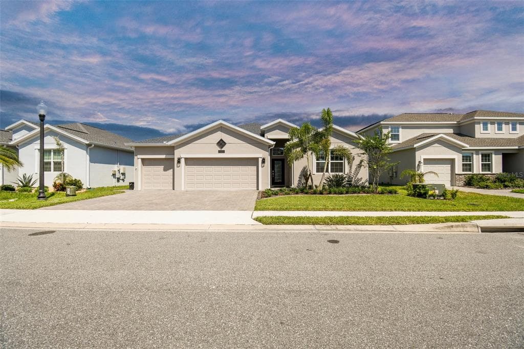 2033 CAMDEN LOOP