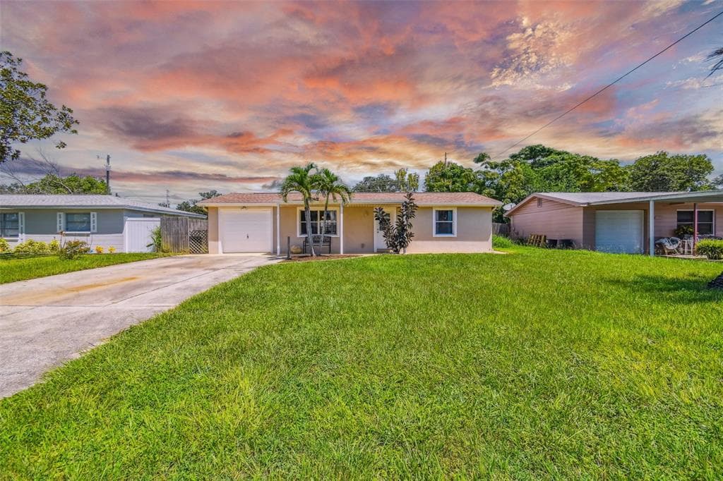 4905 LAKE RIDGE LANE HOLIDAY, FL 34690
