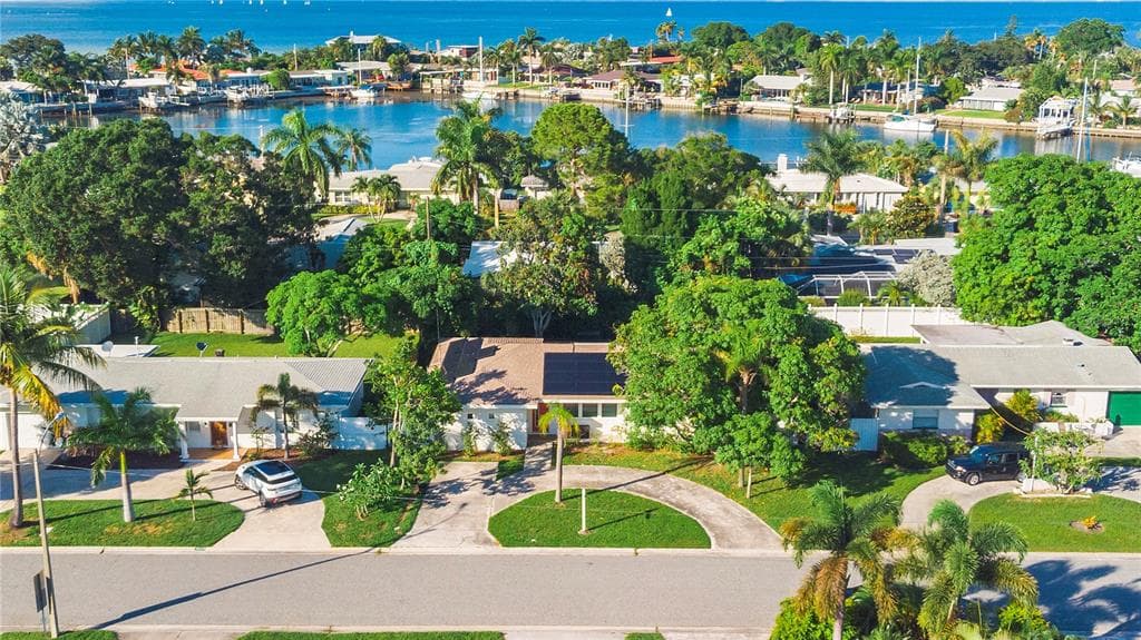 2460 TROPICAL SHORES DRIVE SE ST PETERSBURG, FL 33705