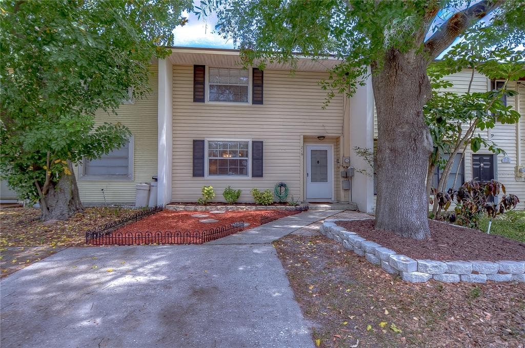 216 S MALCOLM COURT TAMPA, FL 33609