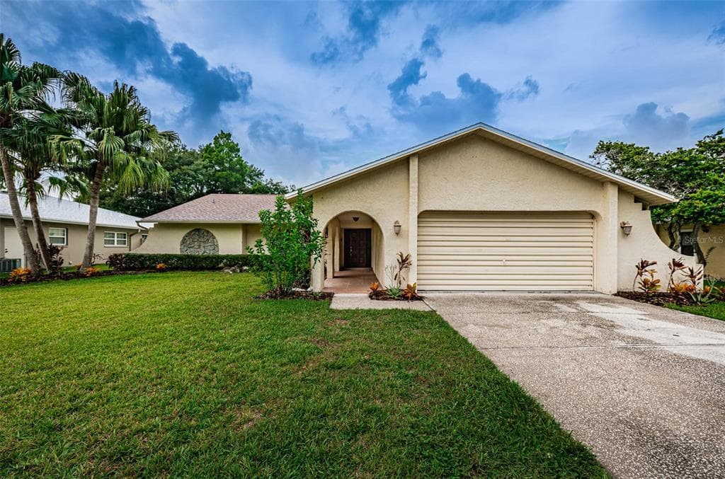 5021 BRIDGEPORT DRIVE SAFETY HARBOR, FL 34695